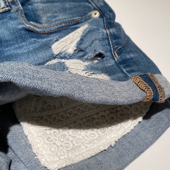 Jean Shorts Ripped w/ Crochet Detail Size 0 - American Eagle Outfitters - Picture 6 of 6